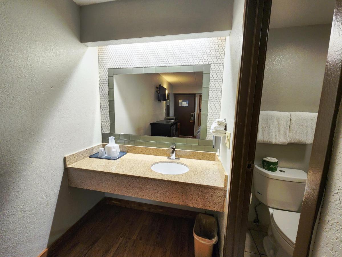 Americas Best Value Inn And Suites Little Rock Esterno foto