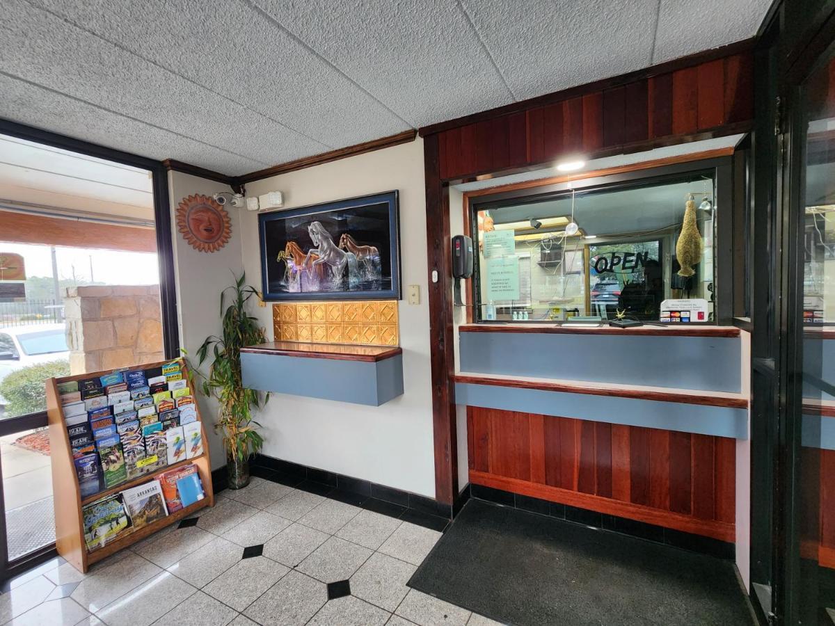Americas Best Value Inn And Suites Little Rock Esterno foto