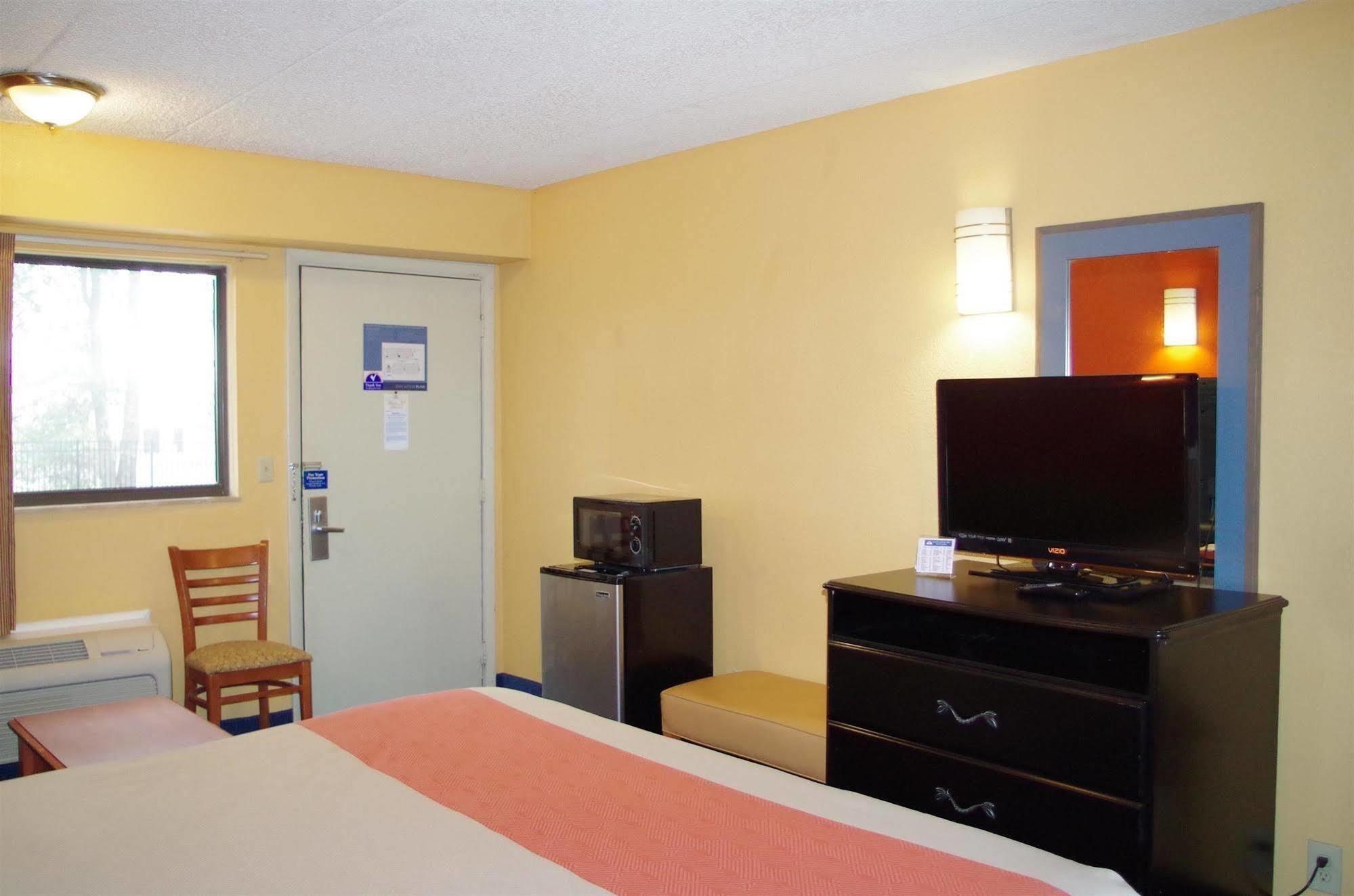 Americas Best Value Inn And Suites Little Rock Esterno foto